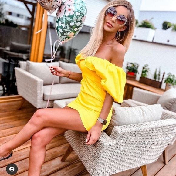 Zara Voluminous Gathered dress - Picture 4 of 6